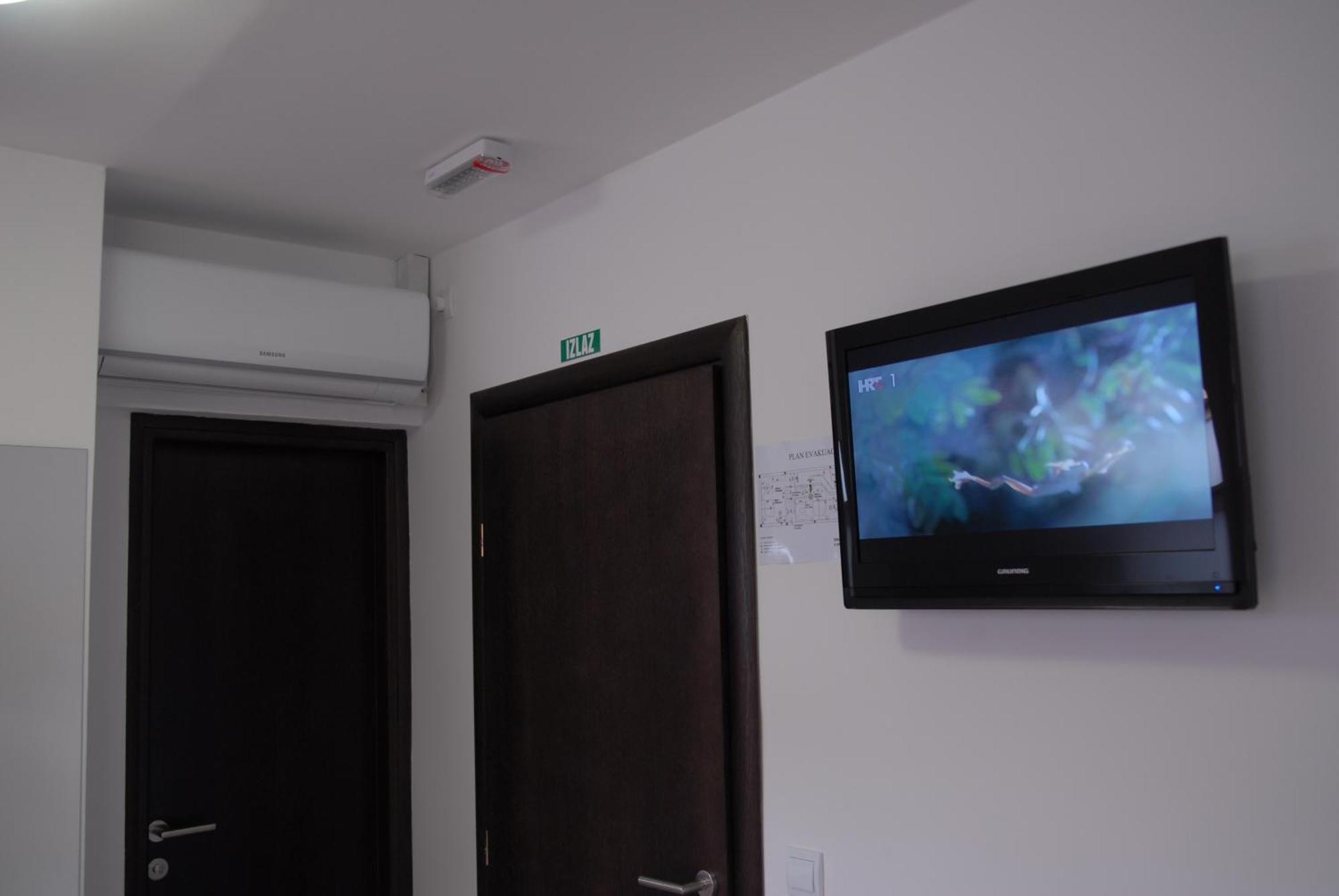 Rooms Levicki Славонски брод Стая снимка